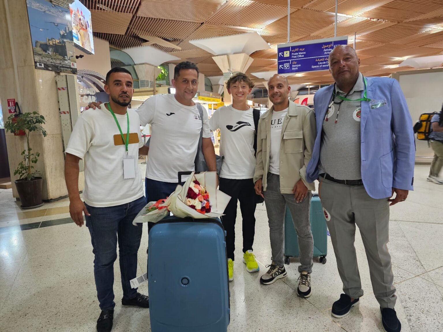 البطل الإسباني نيكولاس ألكامارو يؤطر دورة تدريبية بالنادي الملكي للتنس بأكادير