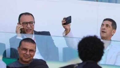 الوالي أمزازي يؤازر الحسنية في لحظة الحسم.. حضور يعكس التزام بالمسؤولية