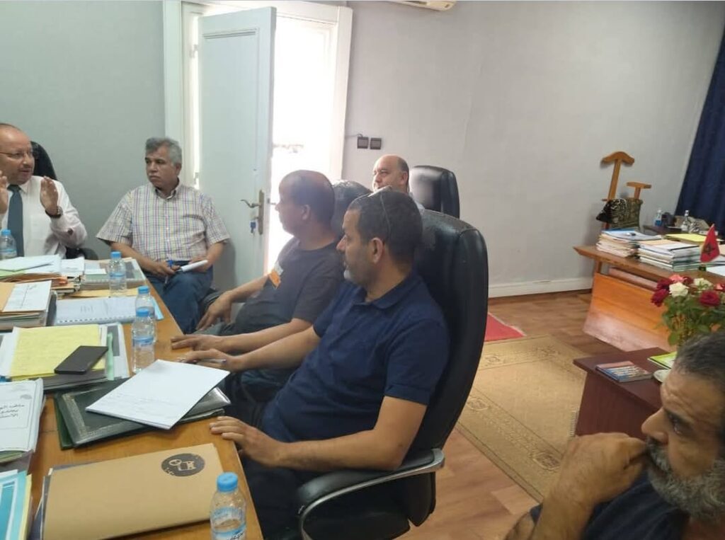 نائب رئيس جماعة أكادير عبد الله بولغماير يستقبل قيادات الفيدرالية المهنية لإداوتنان لتدارس مشاكل الحرفيين وتسريع إخراج المنطقة الصناعية بالدراركة