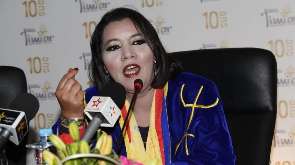 الفنانة فاطمة تبعمرانت